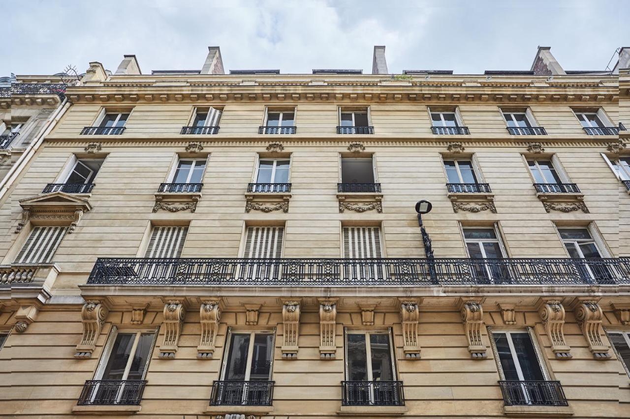 Apartement Montaigne George V By Studio Prestige Париж Екстериор снимка