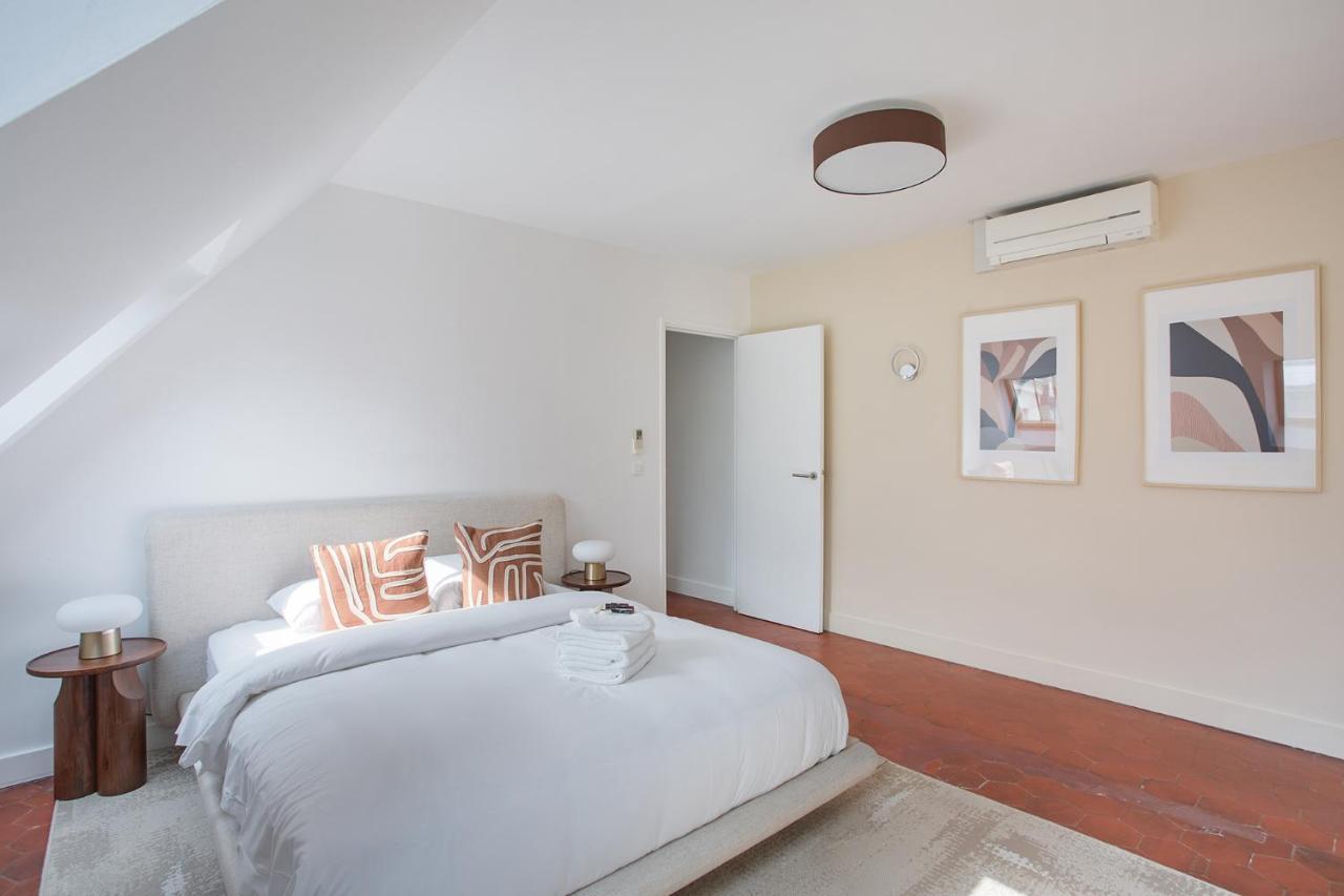 Apartement Montaigne George V By Studio Prestige Париж Екстериор снимка
